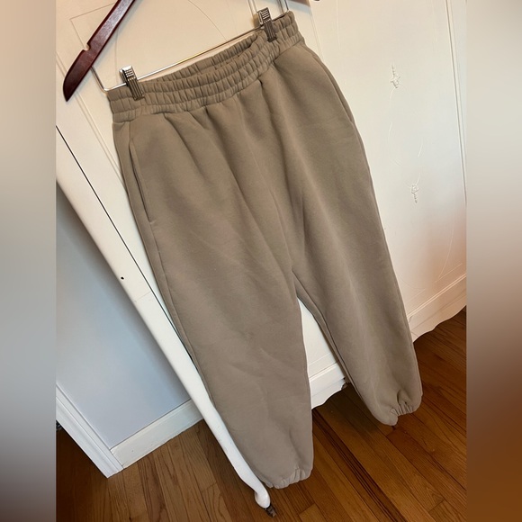 COMFRT Travel Essentials Hoodie and Sweatpants Set - medium, color = Stone - Picture 9 of 12